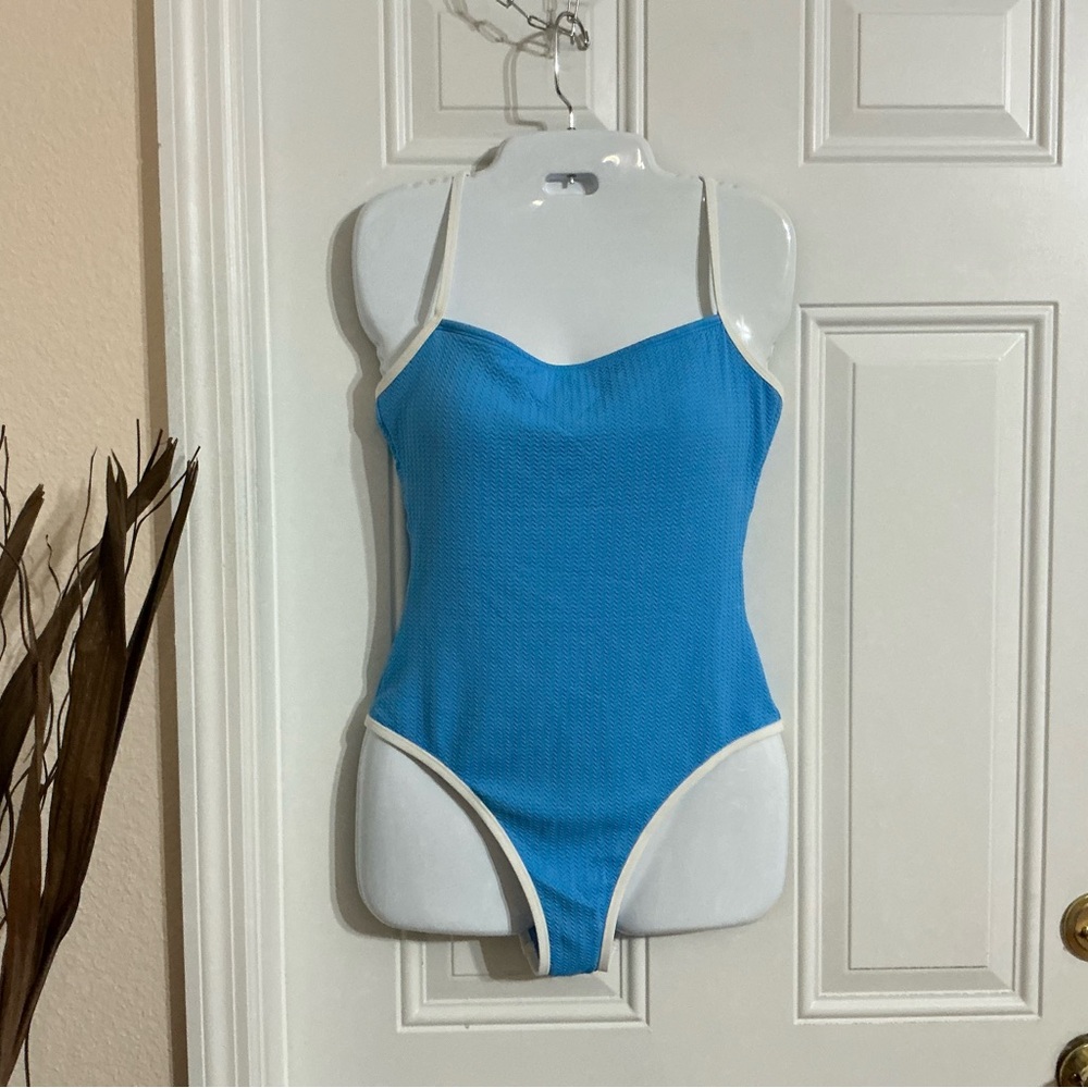 Women’s Contrast Binding Pucker Textured High Leg One Piece Swimsuit Size M